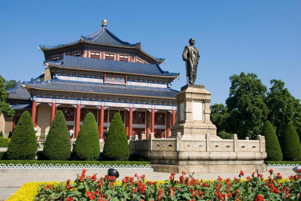 Lavande Hotel Guangzhou Shangxiajiu Pedestrian Street Hualin Temple Metro Station מראה חיצוני תמונה