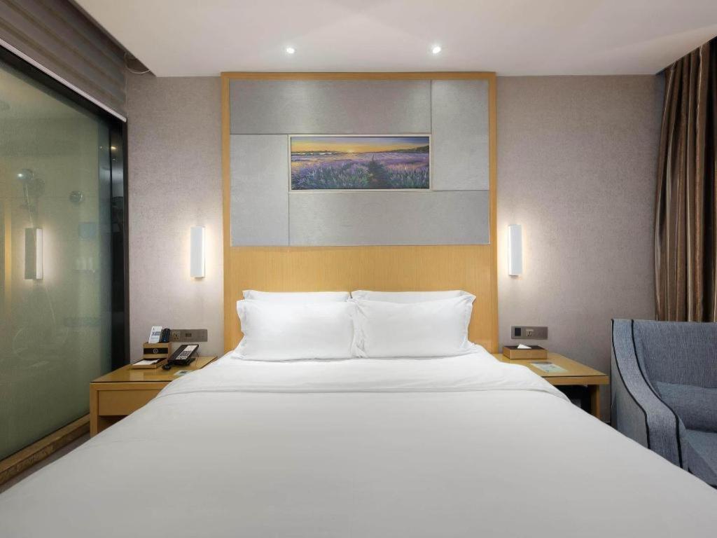Lavande Hotel Guangzhou Shangxiajiu Pedestrian Street Hualin Temple Metro Station מראה חיצוני תמונה