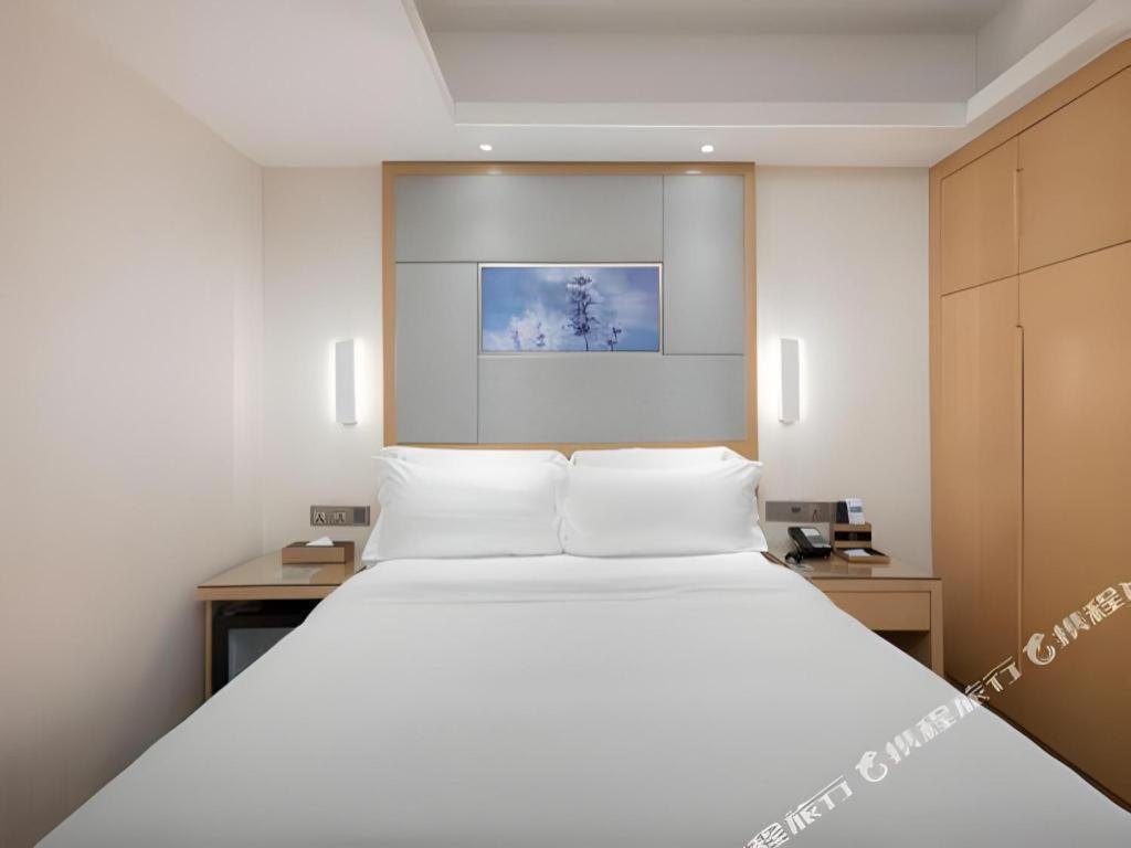 Lavande Hotel Guangzhou Shangxiajiu Pedestrian Street Hualin Temple Metro Station מראה חיצוני תמונה