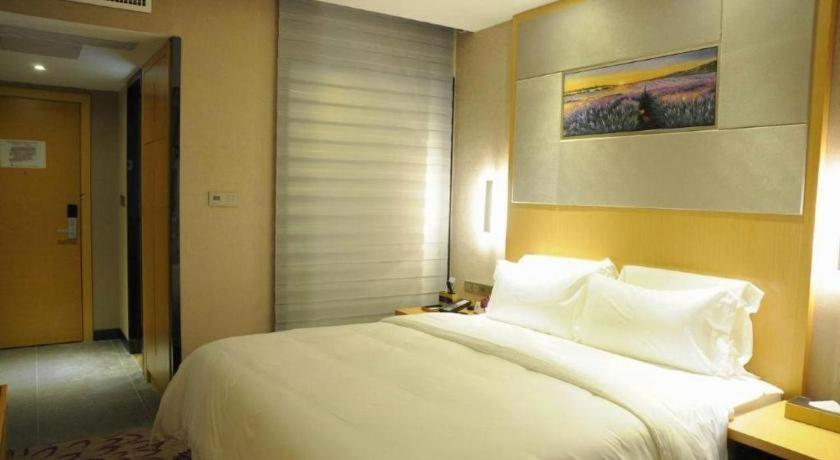 Lavande Hotel Guangzhou Shangxiajiu Pedestrian Street Hualin Temple Metro Station מראה חיצוני תמונה