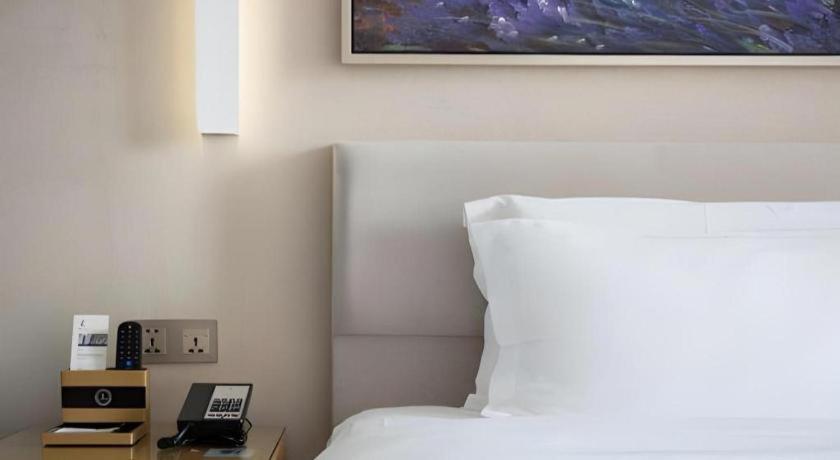 Lavande Hotel Guangzhou Shangxiajiu Pedestrian Street Hualin Temple Metro Station מראה חיצוני תמונה